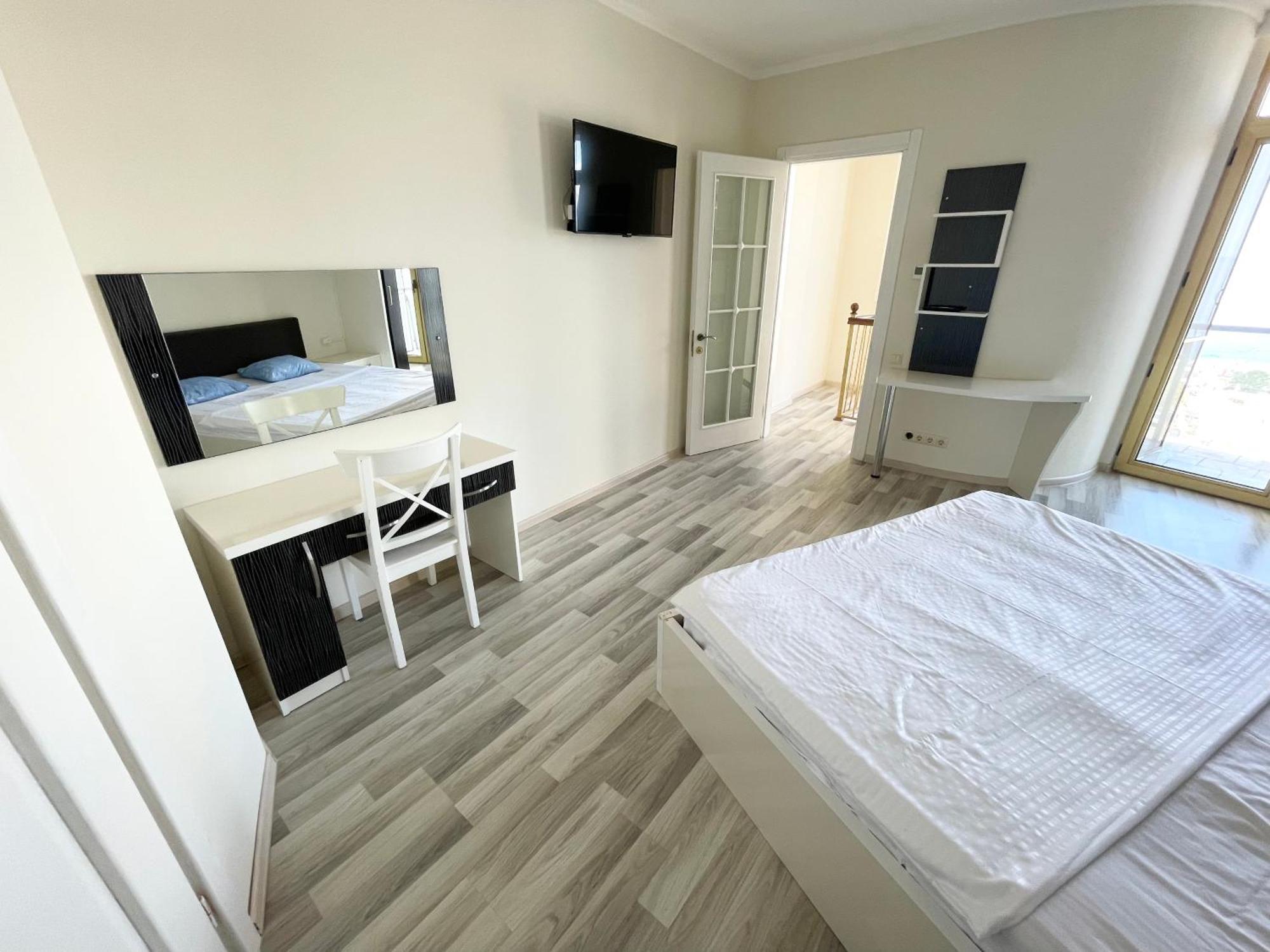 Sea View Apartment Батуми Экстерьер фото